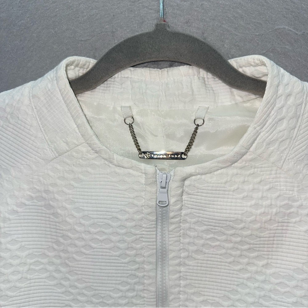 Trina Turk NWOT women’s white textured full zip swing jacket 1/2 sleeve blazer 2 - Picture 6 of 11